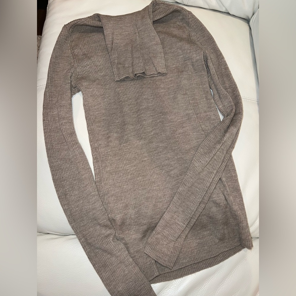 Uniqlo light ribbed turtleneck